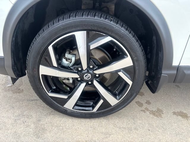 Used 2022 Nissan Rogue Sport SL FWD image 13