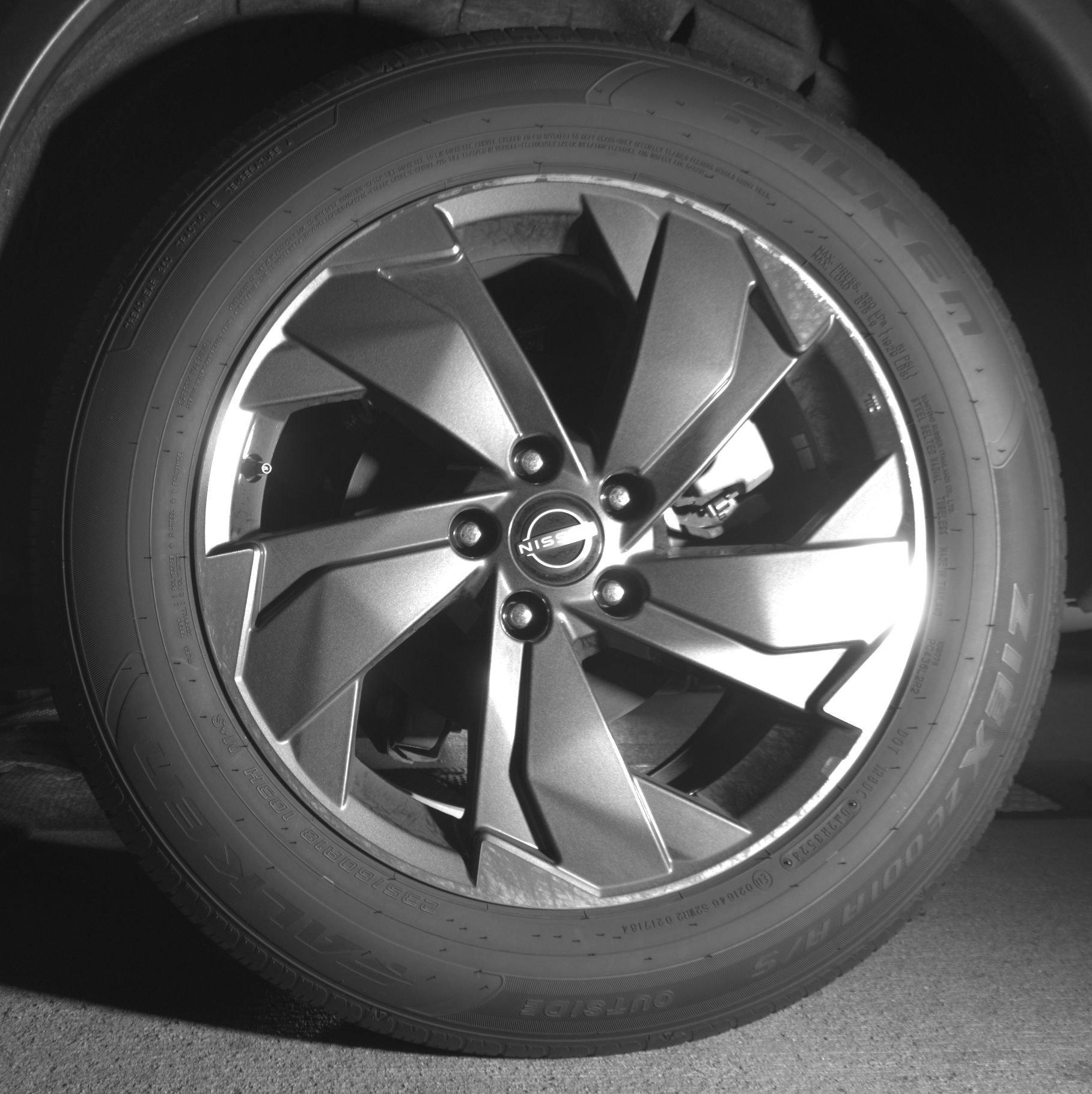 Used 2025 Nissan Rogue SV FWD image 14