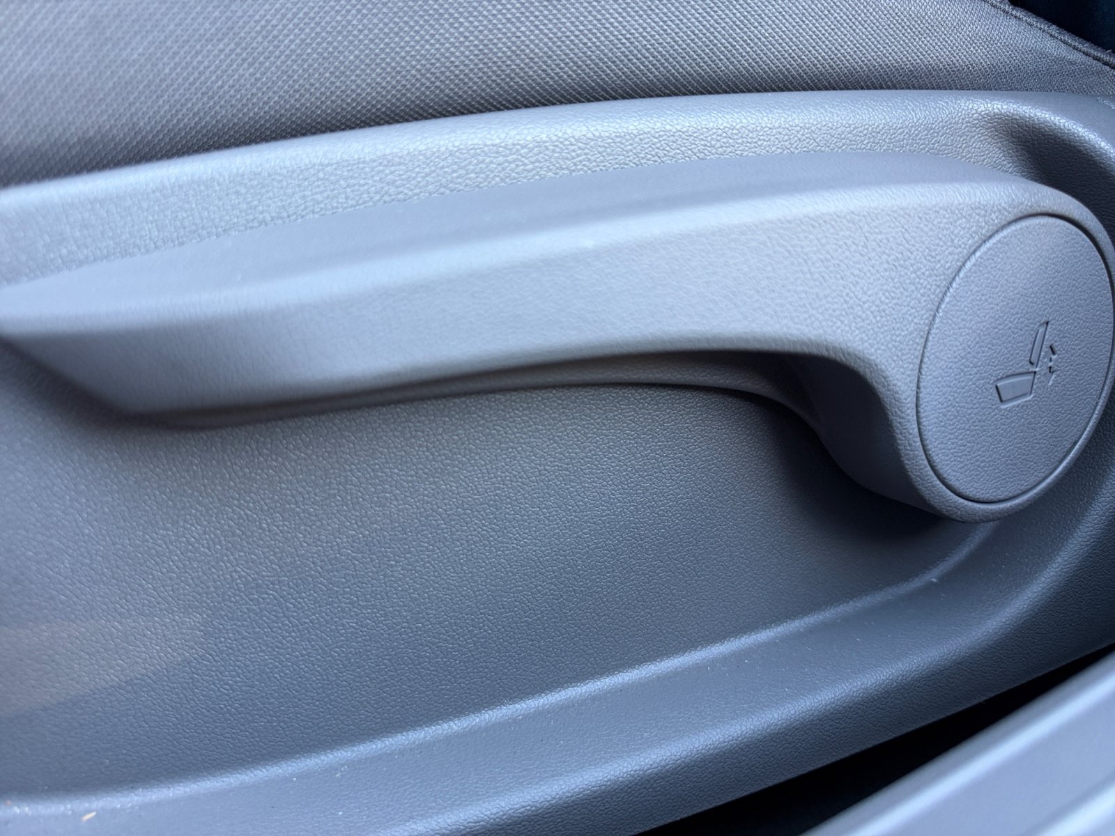 Certified 2025 Hyundai Elantra SEL FWD image 13