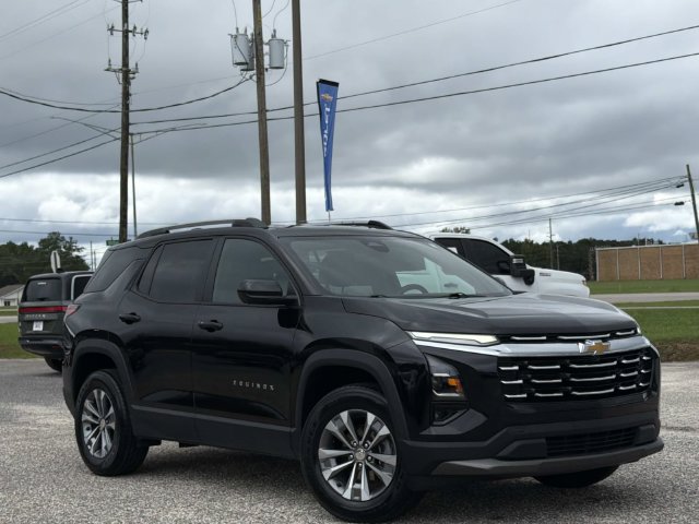 Used 2025 Chevrolet Equinox LT w/ Convenience Package II AWD/4WD image 2