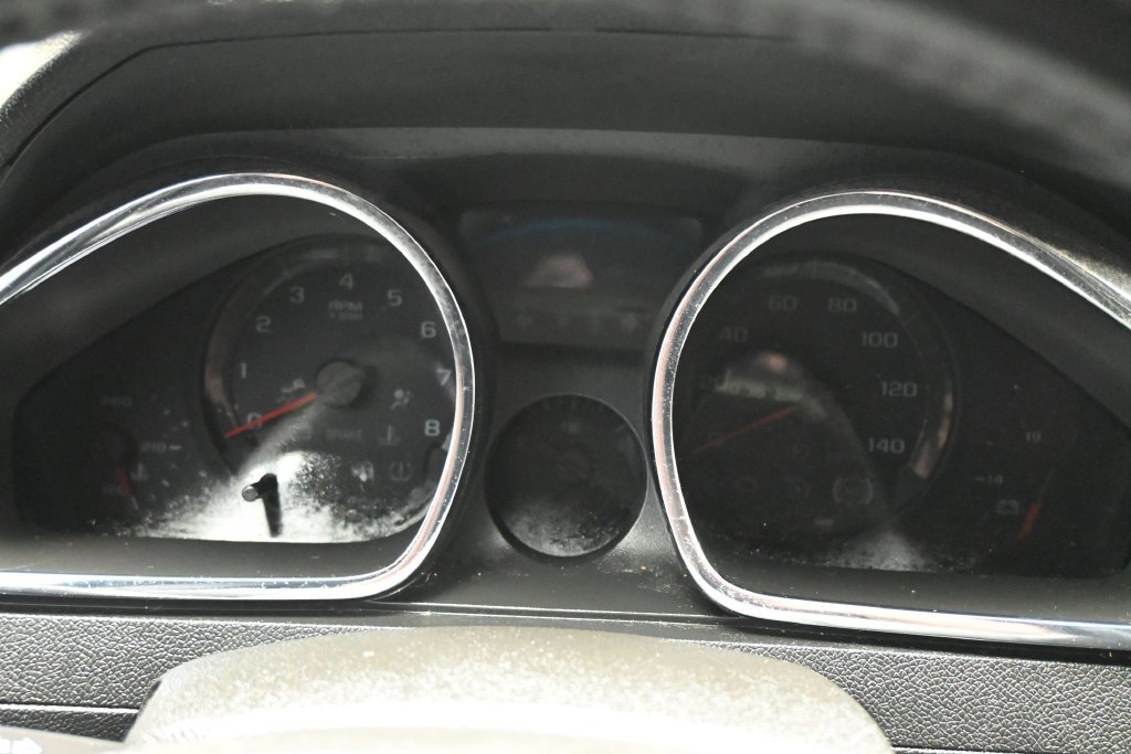 Used 2011 Chevrolet Traverse LT w/ White Premiere Package FWD image 16