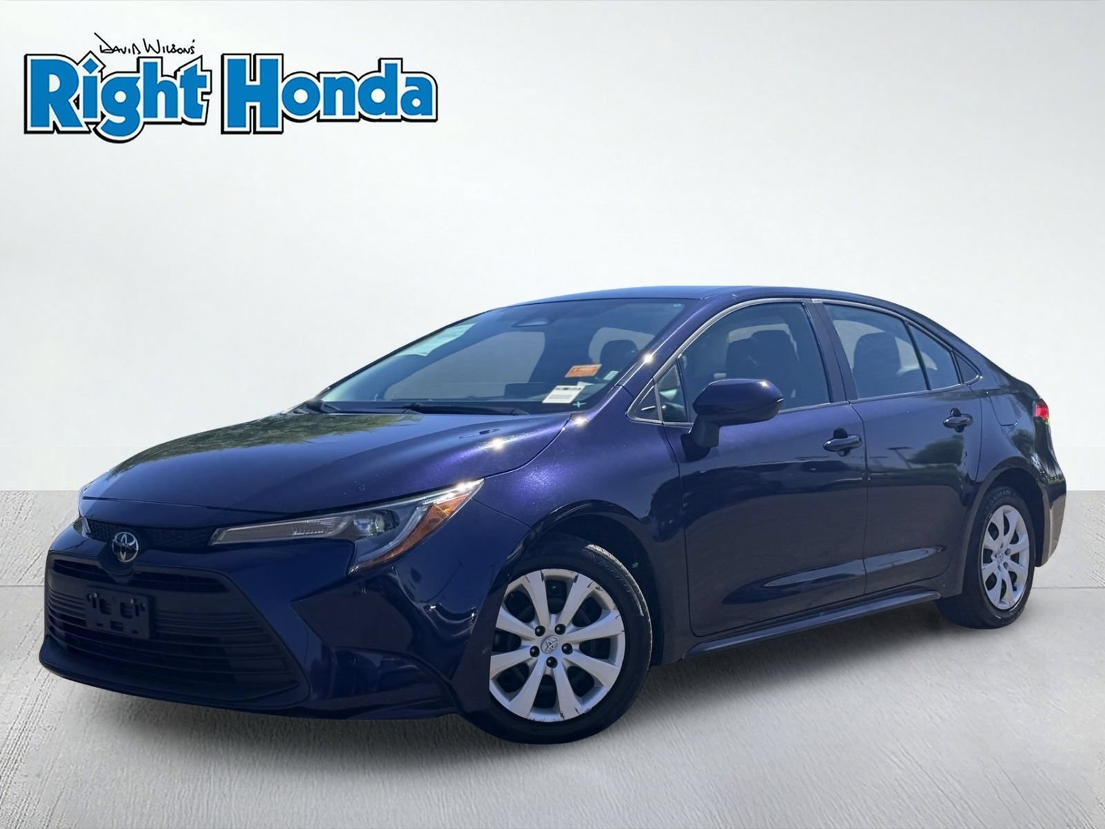 Used 2024 Toyota Corolla LE FWD video 2