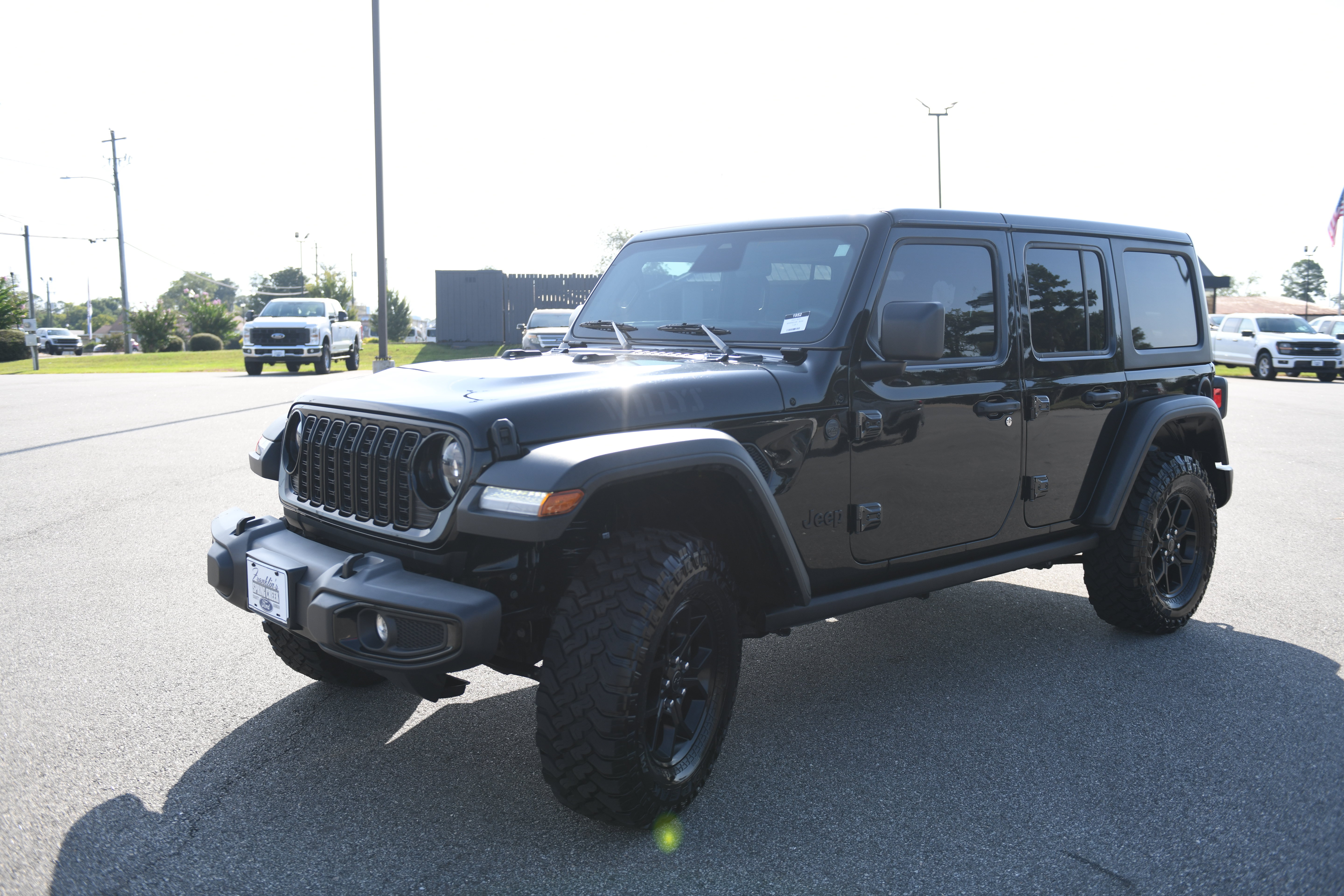 Used 2025 Jeep Wrangler Unlimited Sport AWD/4WD image 5