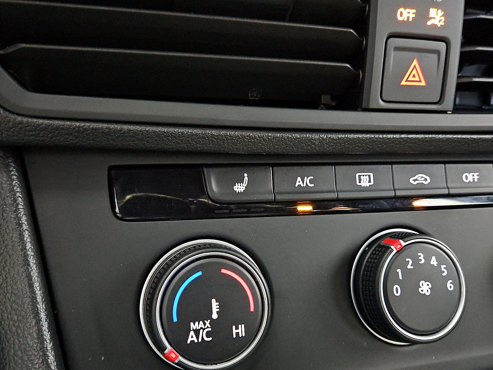 Certified 2024 Volkswagen Jetta Sport FWD image 19