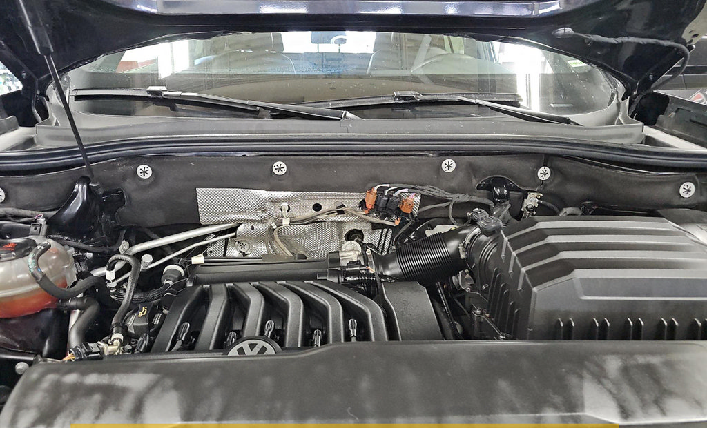 Used 2023 Volkswagen Atlas Cross Sport SEL AWD/4WD image 35