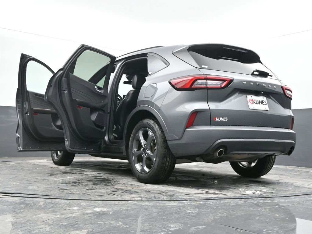 Used 2024 Ford Escape ST-Line image 90