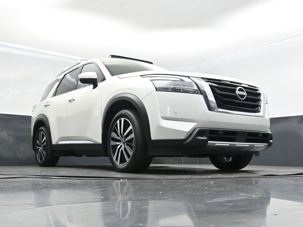 Used 2024 Nissan Pathfinder Platinum w/ Cargo Package image 47