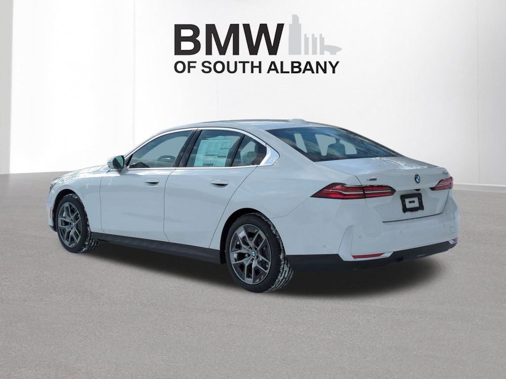 New 2026 BMW 550e xDrive w/ Executive Package image 4