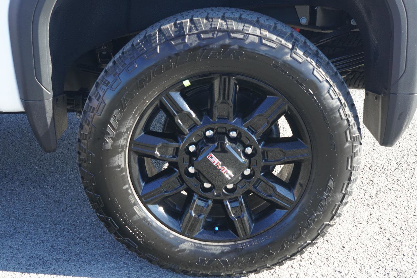 New 2026 GMC Sierra 2500 AT4 w/ AT4 Premium Plus Package image 12