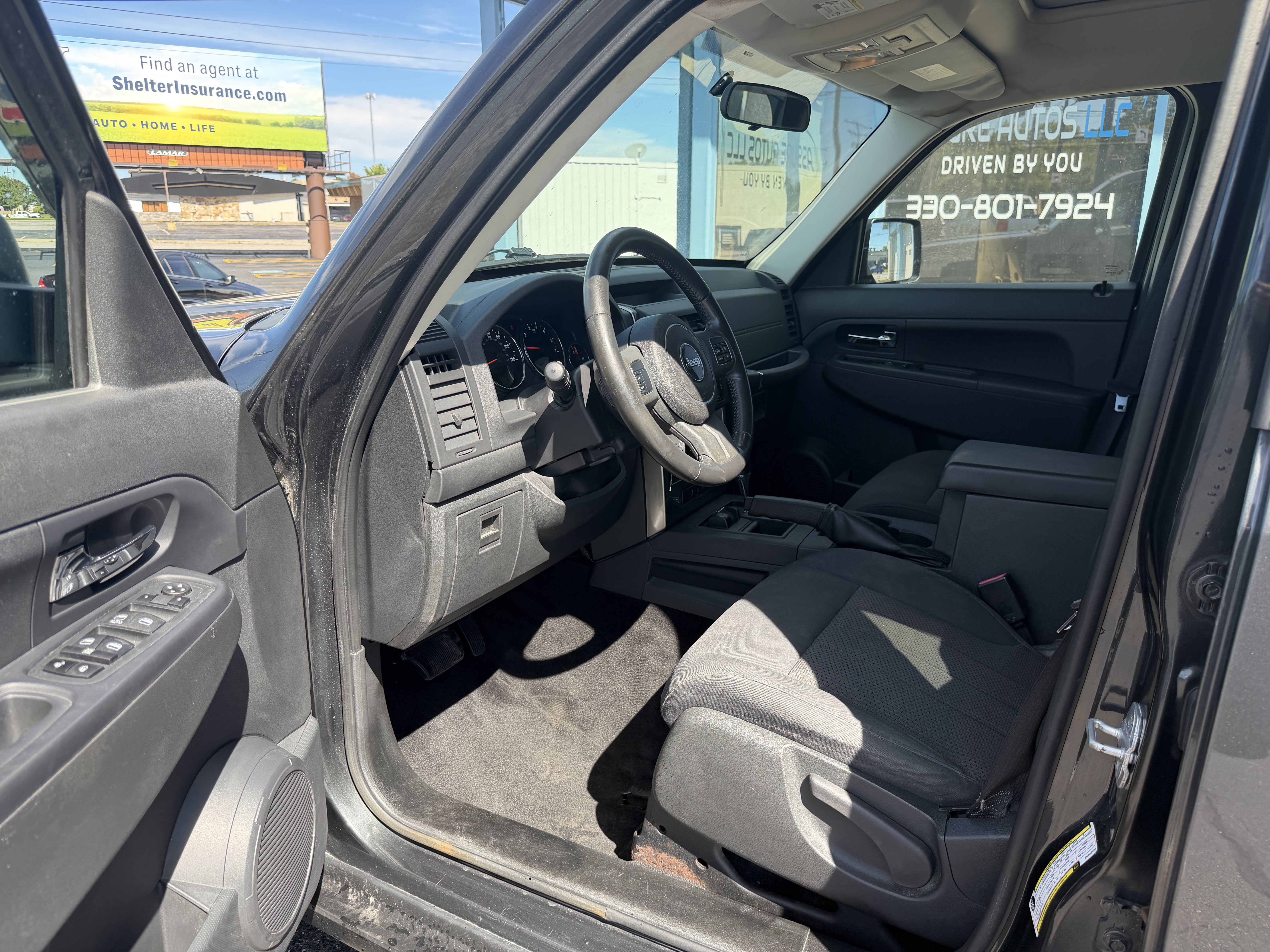 Used 2011 Jeep Liberty Sport AWD/4WD image 9