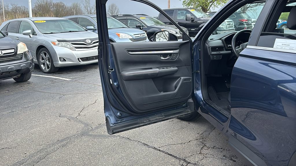 Used 2025 Honda CR-V Sport-L image 11