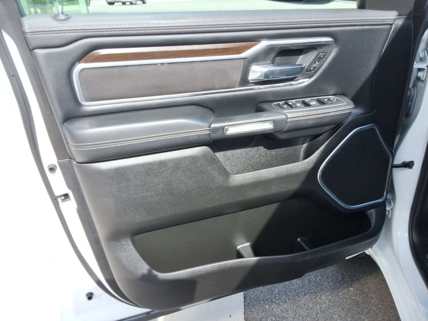Used 2022 RAM 1500 Laramie AWD/4WD image 24