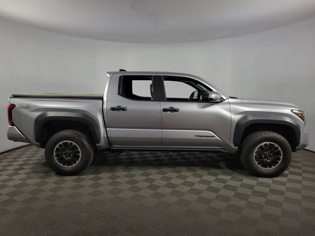 Used 2025 Toyota Tacoma TRD Off-Road image 10