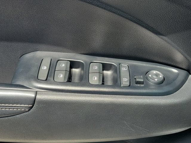 Used 2022 Hyundai Venue Limited w/ Cargo Package FWD image 16