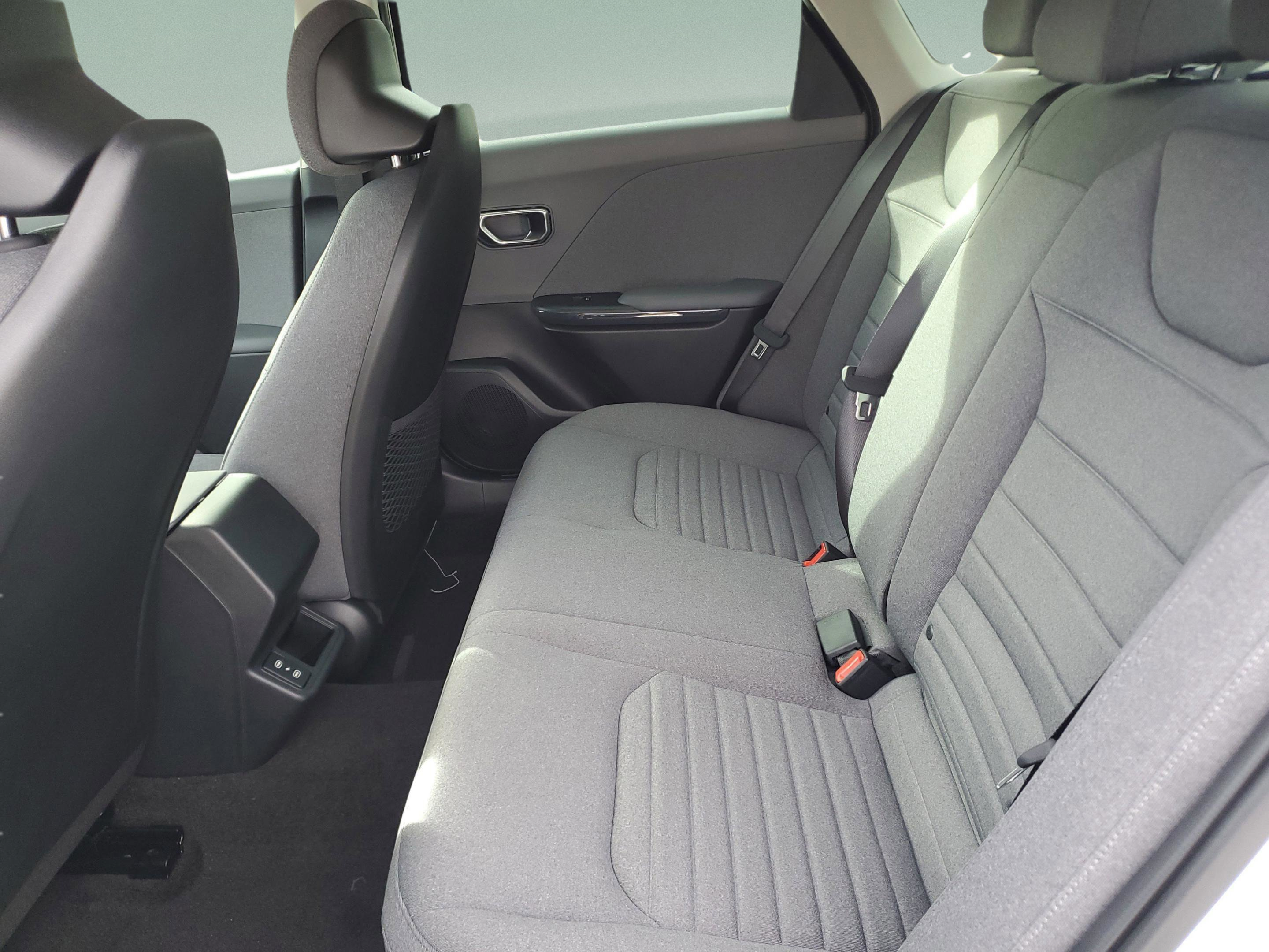 New 2025 Kia K4 EX FWD image 28