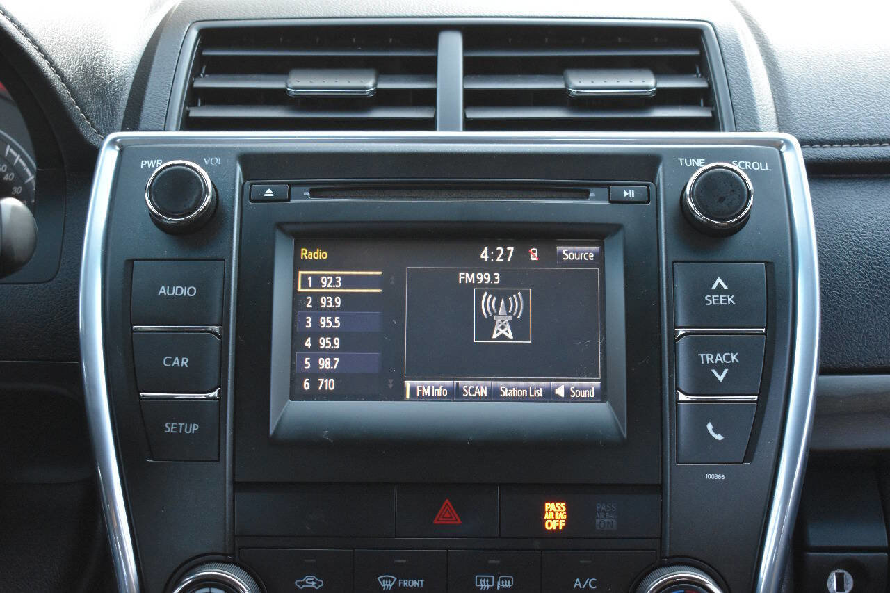 Used 2015 Toyota Camry LE FWD image 24