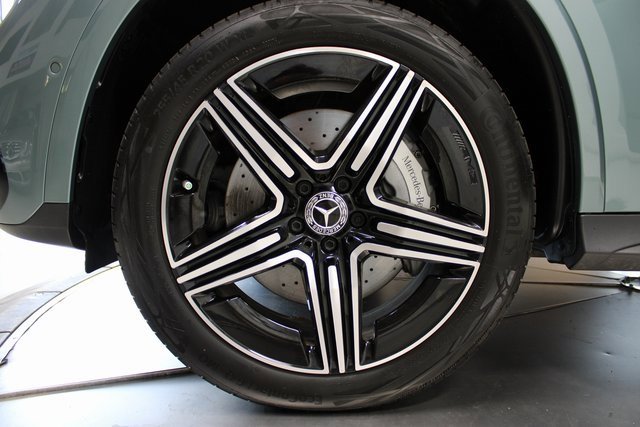 Used 2025 Mercedes-Benz GLC 350e 4MATIC w/ AMG Line image 32