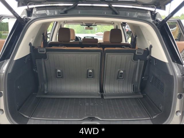 Certified 2025 Nissan Pathfinder Platinum w/ Cargo Package AWD/4WD image 21