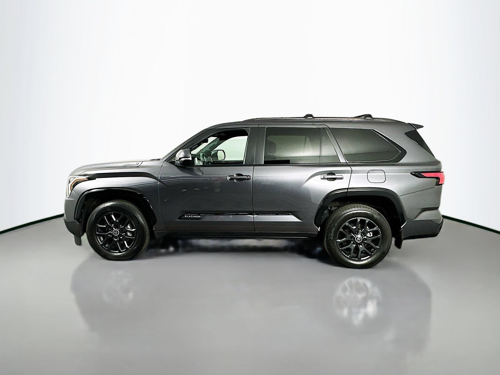 Certified 2024 Toyota Sequoia Platinum AWD/4WD image 4