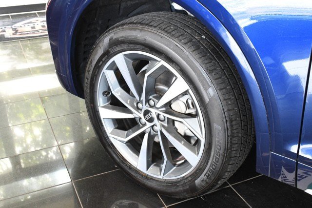 Used 2023 Audi Q5 2.0T Premium w/ Convenience Package AWD/4WD image 38