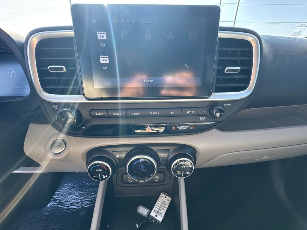 Used 2024 Hyundai Venue SEL image 29