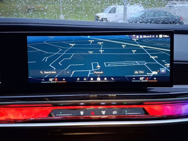 Used 2025 BMW 740i xDrive AWD/4WD image 18