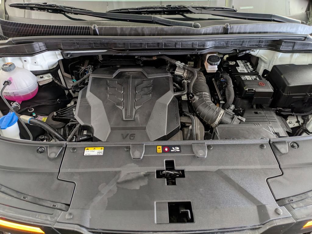 Used 2025 Kia Carnival LXS image 29