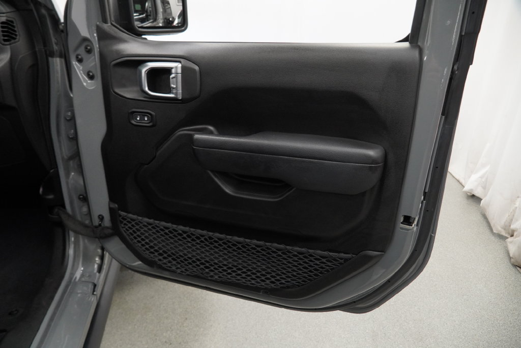 Used 2023 Jeep Wrangler Unlimited w/ Sun & Screen Package AWD/4WD image 38