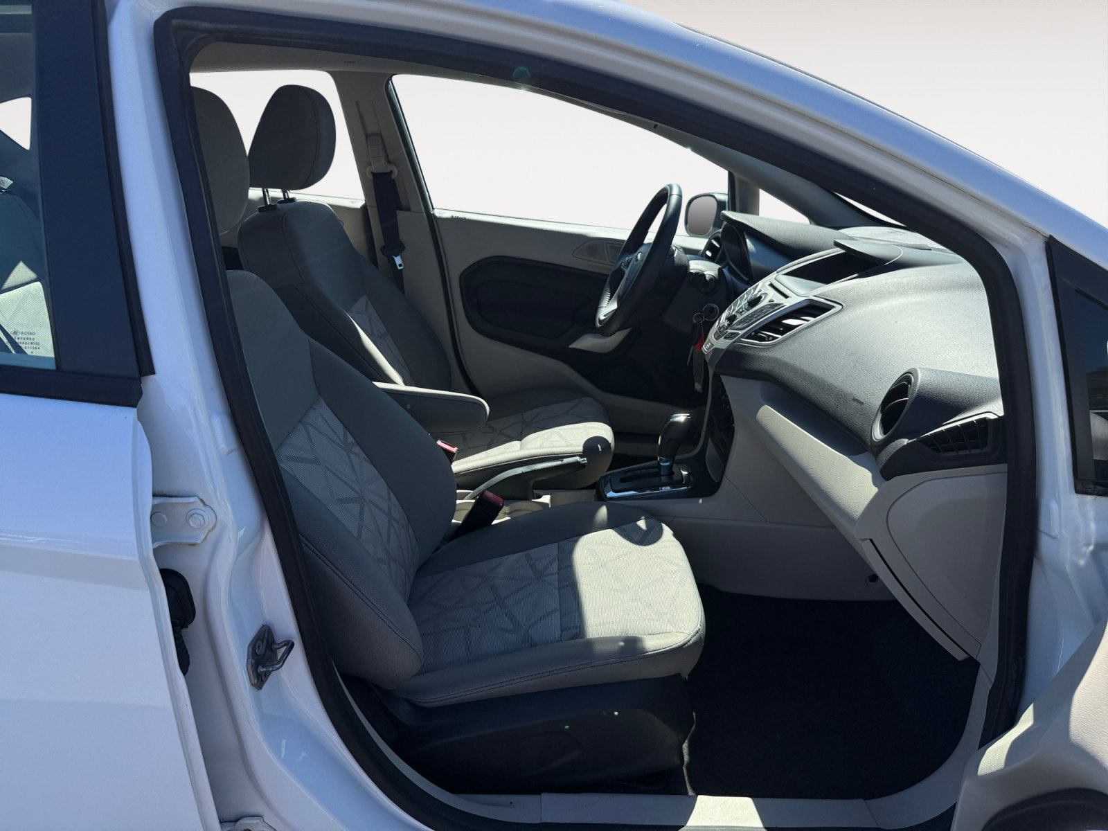 Used 2013 Ford Fiesta SE FWD image 19