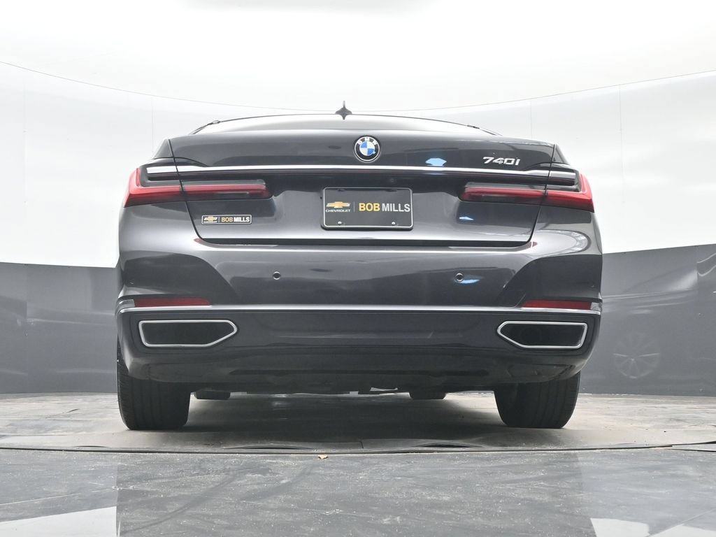 Used 2021 BMW 740i w/ Premium Package RWD image 30