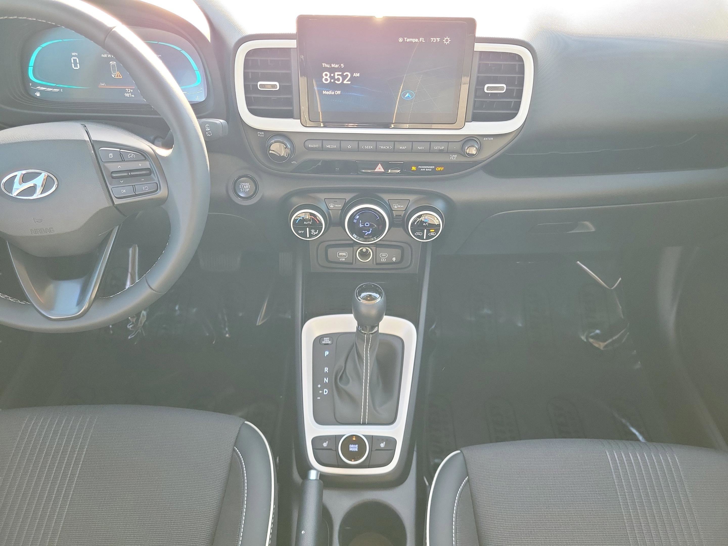 Certified 2024 Hyundai Venue Limited image 12