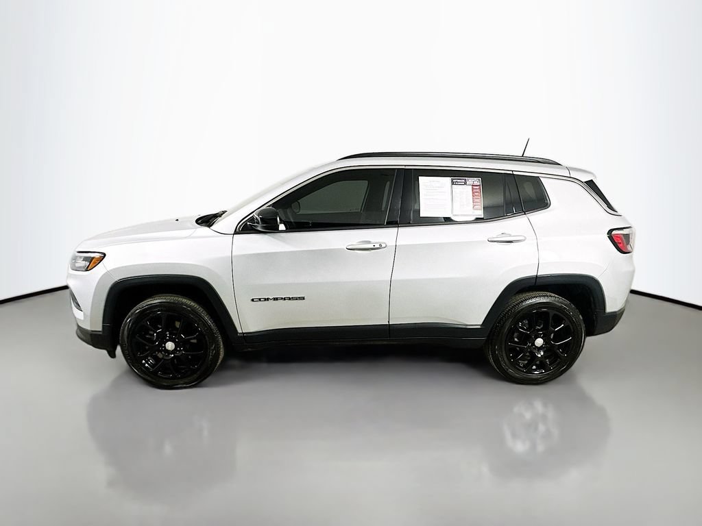 Used 2024 Jeep Compass Latitude AWD/4WD image 5