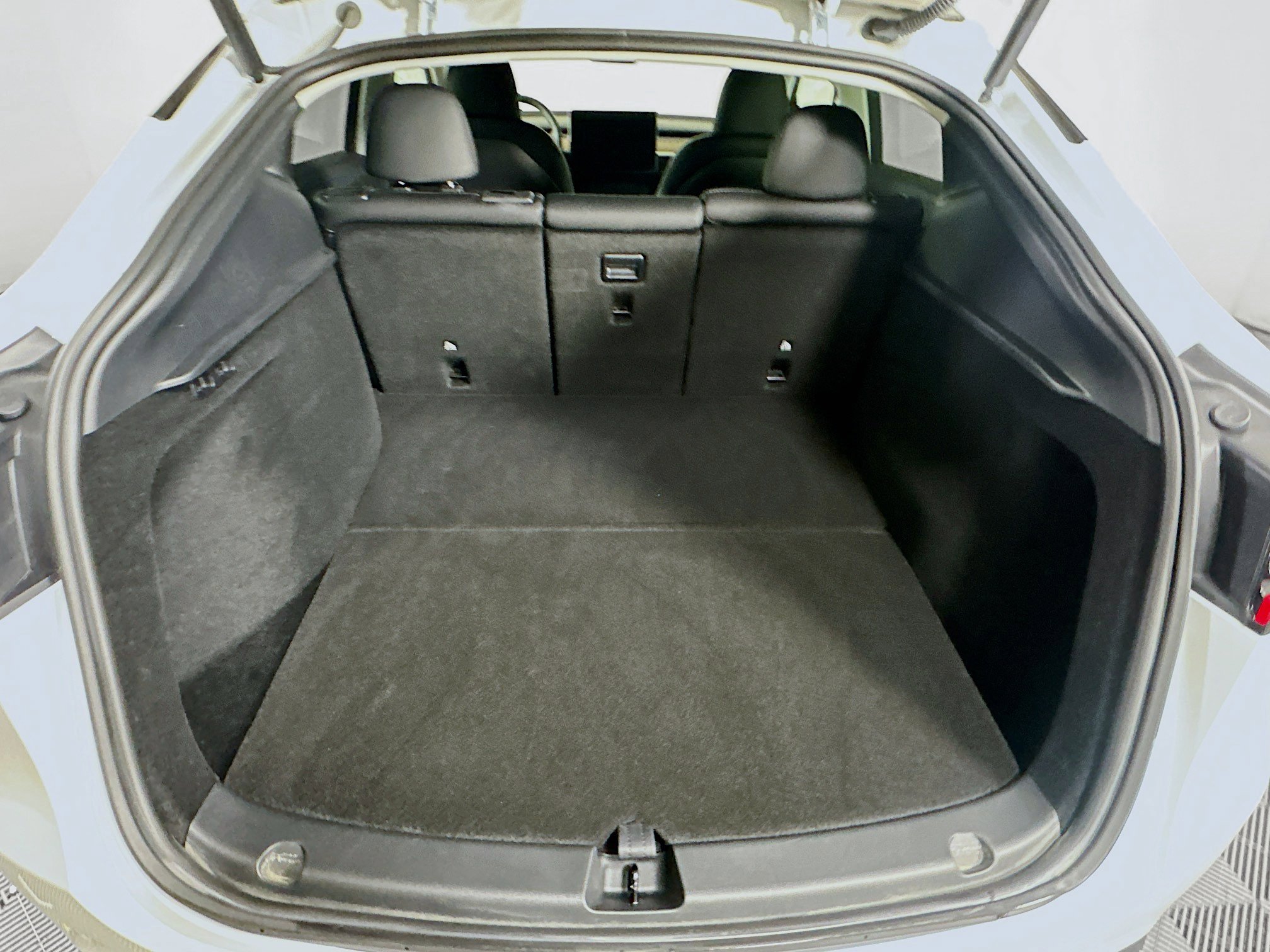 Used 2023 Tesla Model Y RWD image 28