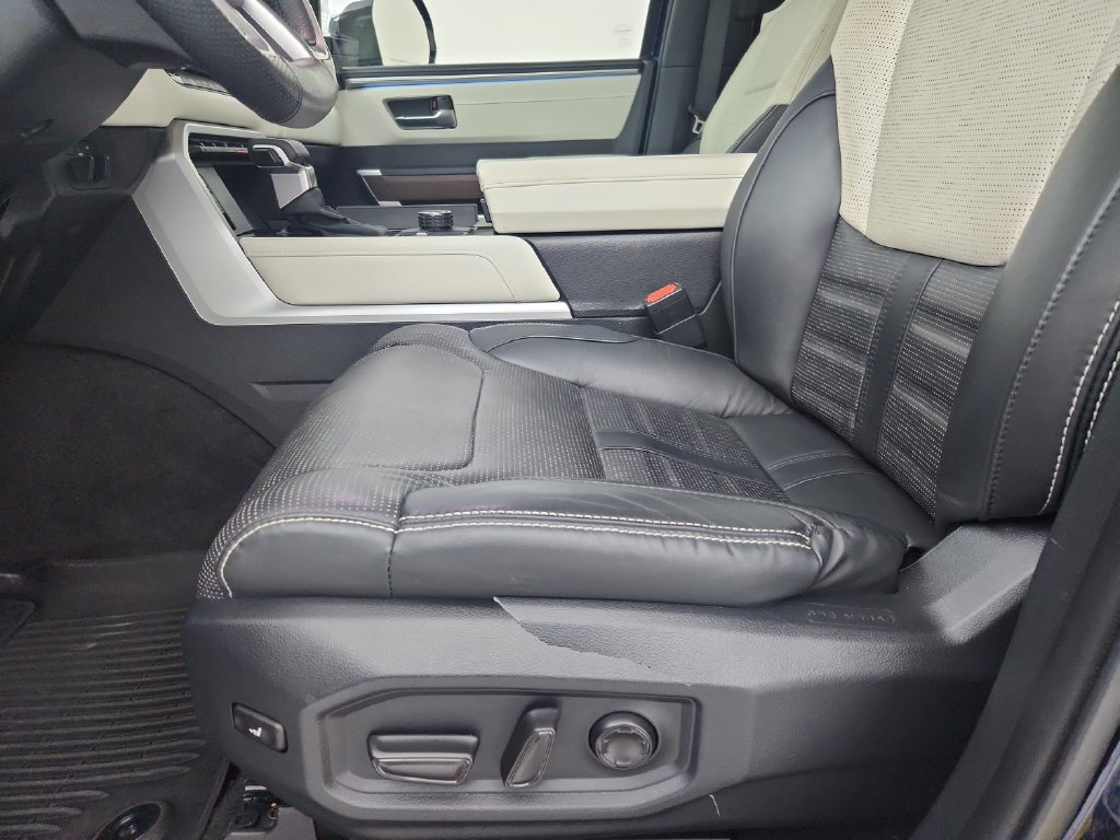 Used 2023 Toyota Sequoia Capstone AWD/4WD image 21