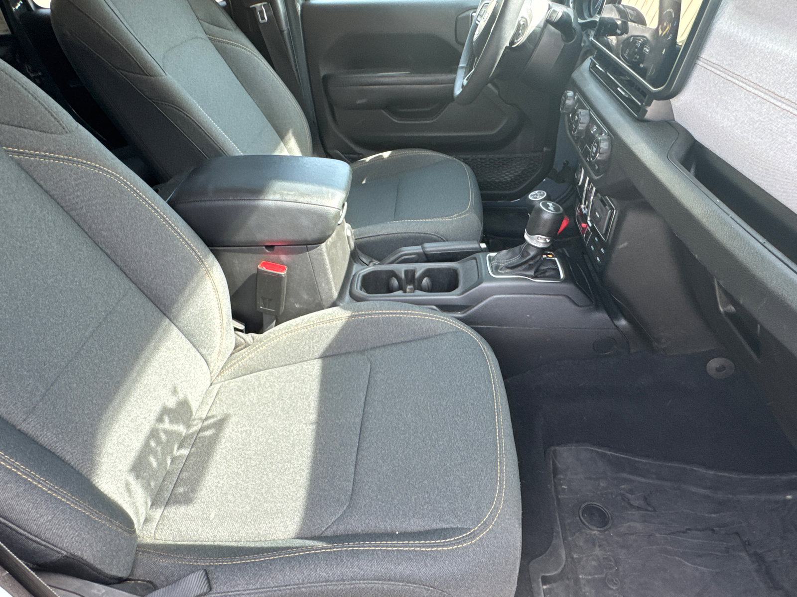 Used 2025 Jeep Wrangler Willys image 14