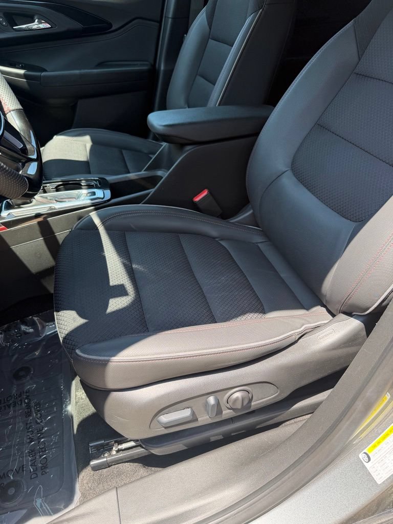 Used 2023 Chevrolet TrailBlazer RS w/ Sun and Liftgate Package AWD/4WD image 18