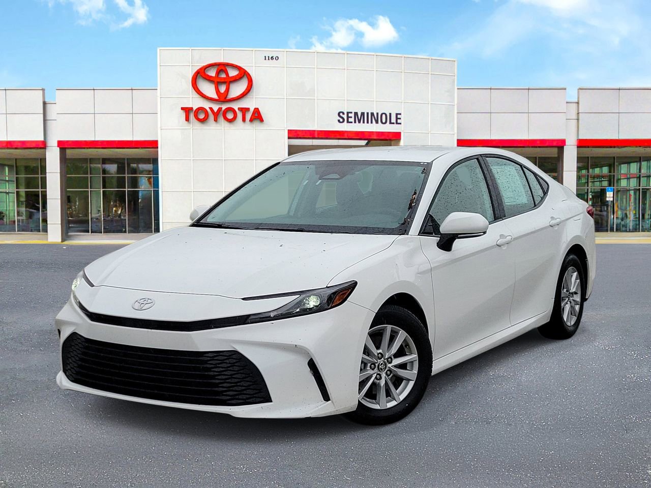 Used 2025 Toyota Camry LE image 1