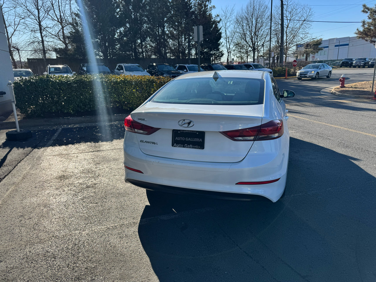 Used 2017 Hyundai Elantra SE image 4