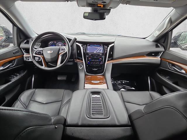 Used 2020 Cadillac Escalade Premium Luxury w/ Escalade Sport Edition AWD/4WD image 19