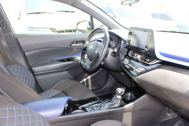 Used 2020 Toyota C-HR XLE FWD image 5