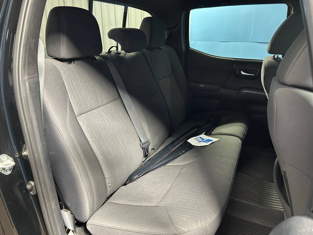 Used 2017 Toyota Tacoma TRD Off-Road AWD/4WD image 41