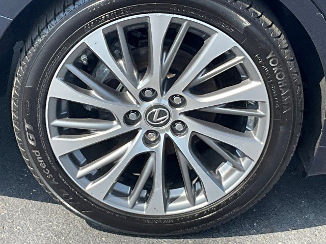 Used 2020 Lexus ES 300h w/ Premium Package FWD image 8