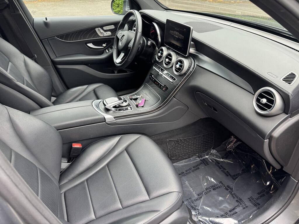 Used 2017 Mercedes-Benz GLC 300 4MATIC image 16