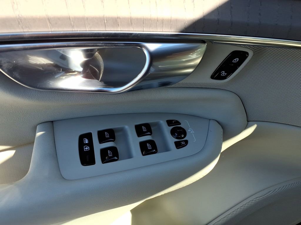 New 2026 Volvo XC90 B6 Ultra image 11