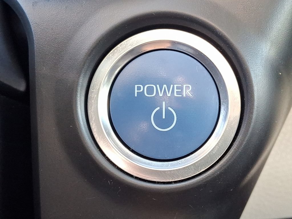 Used 2024 Toyota Sienna LE FWD image 24
