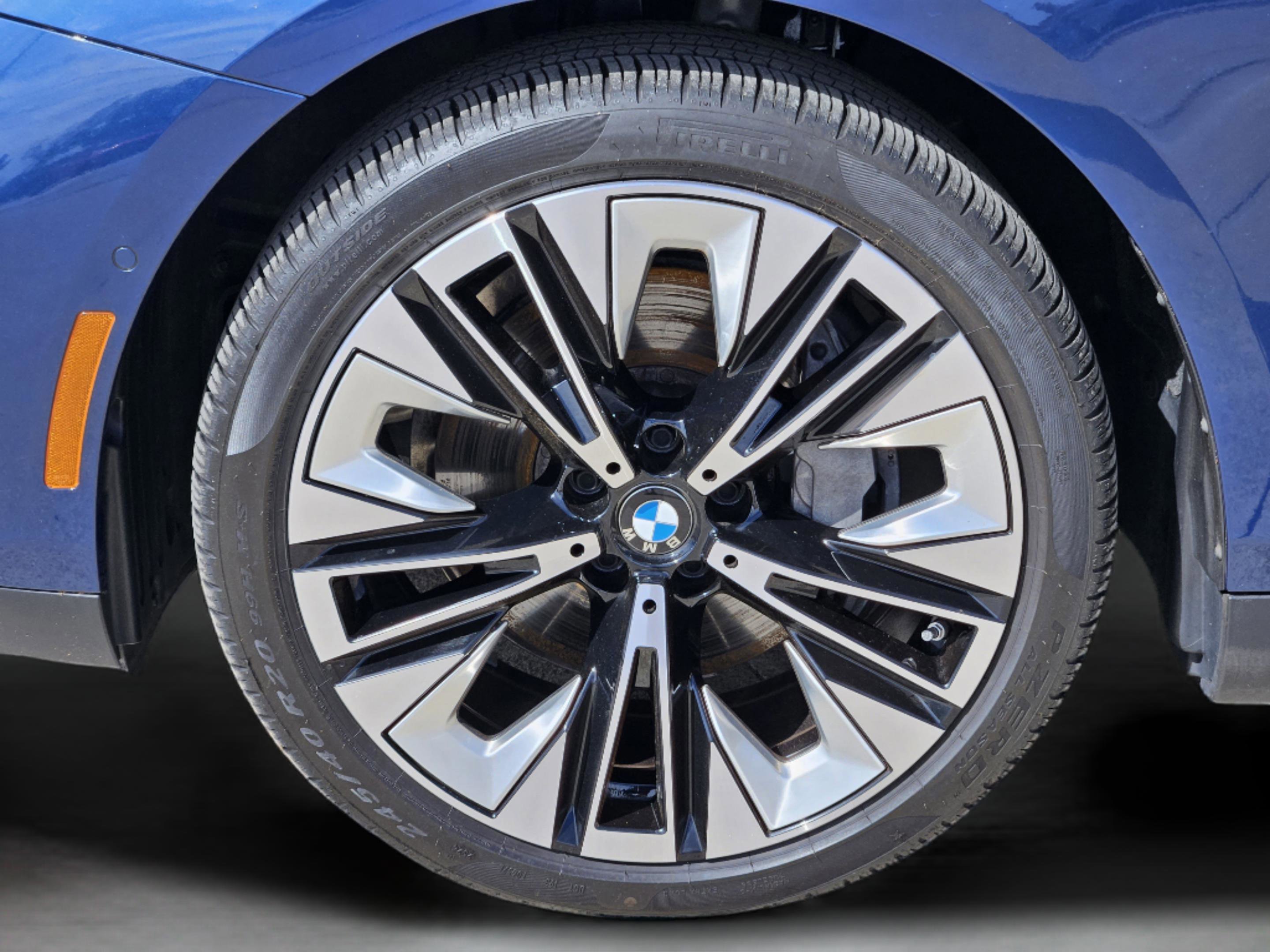 Used 2025 BMW 540i xDrive AWD/4WD image 31