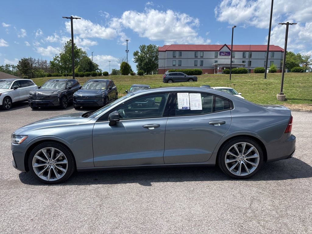 Used 2021 Volvo S60 T5 Momentum w/ Premium Package AWD/4WD image 3
