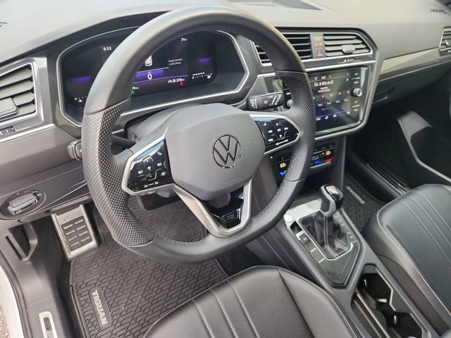 Used 2024 Volkswagen Tiguan SE R-Line image 10