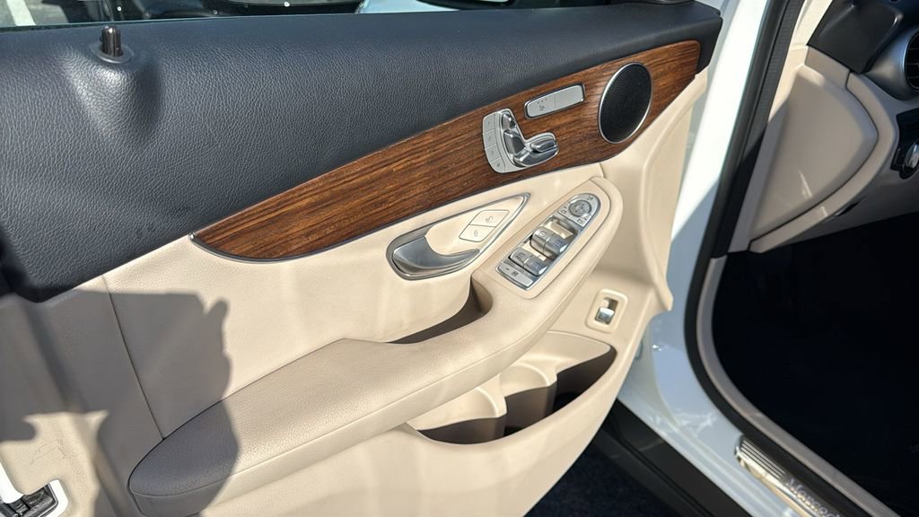 Certified 2022 Mercedes-Benz GLC 300 4MATIC image 21