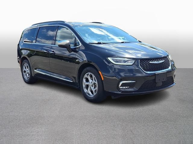Used 2023 Chrysler Pacifica Limited FWD image 3